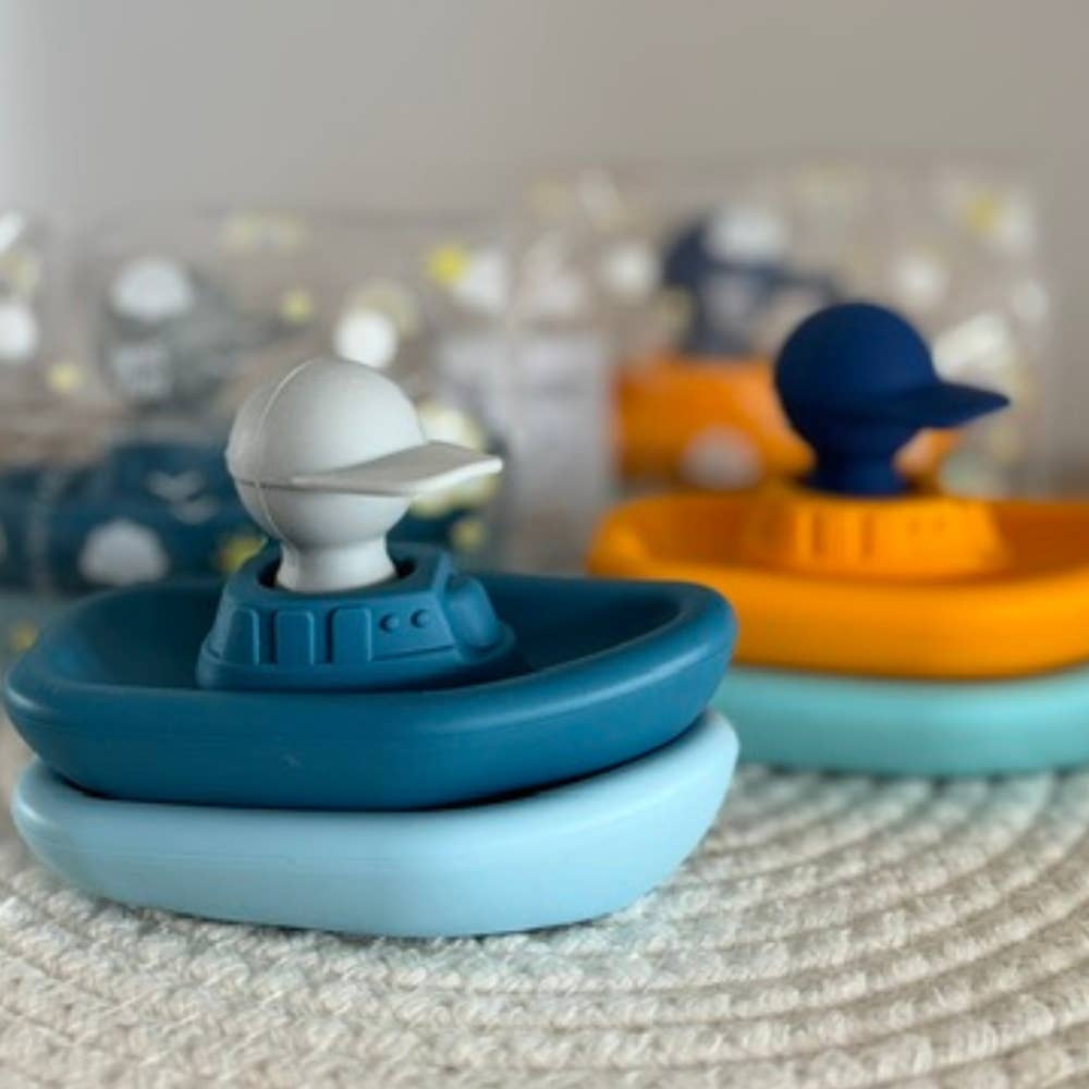 Jouet d'éveil pour le bain - Set de 2 bateaux et 1 capitaine