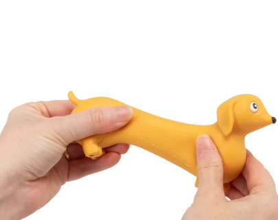 Chien saucisse à étirer