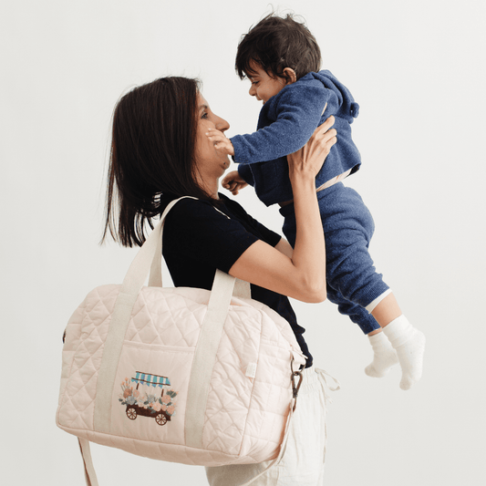Sac à langer brodé à la main, motif chariot de prairie