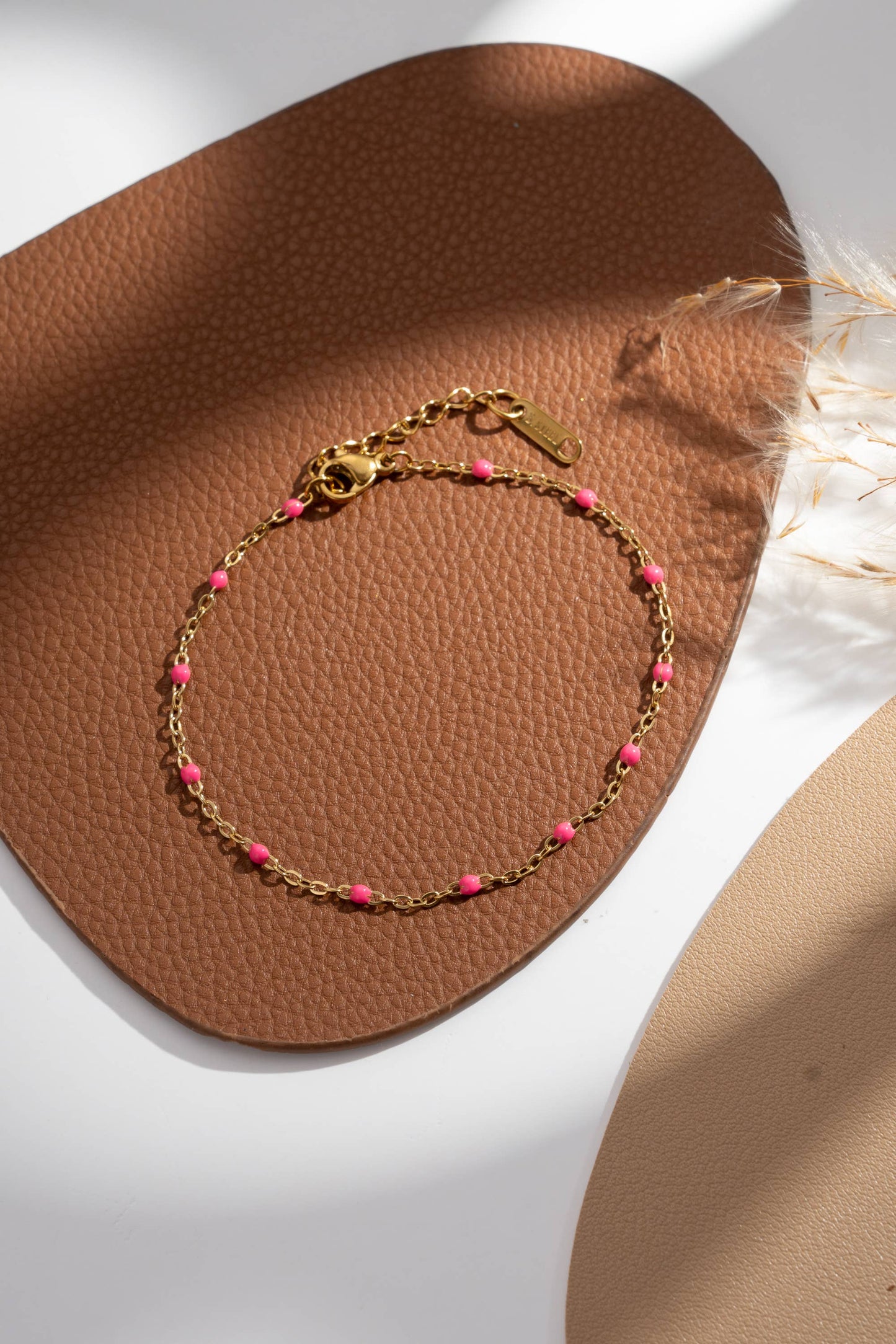 b’Bracelets dorés perles fines colorées femme élégant