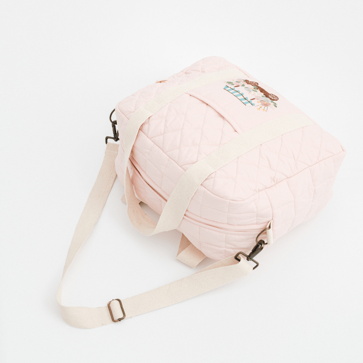 Sac à langer brodé à la main, motif chariot de prairie