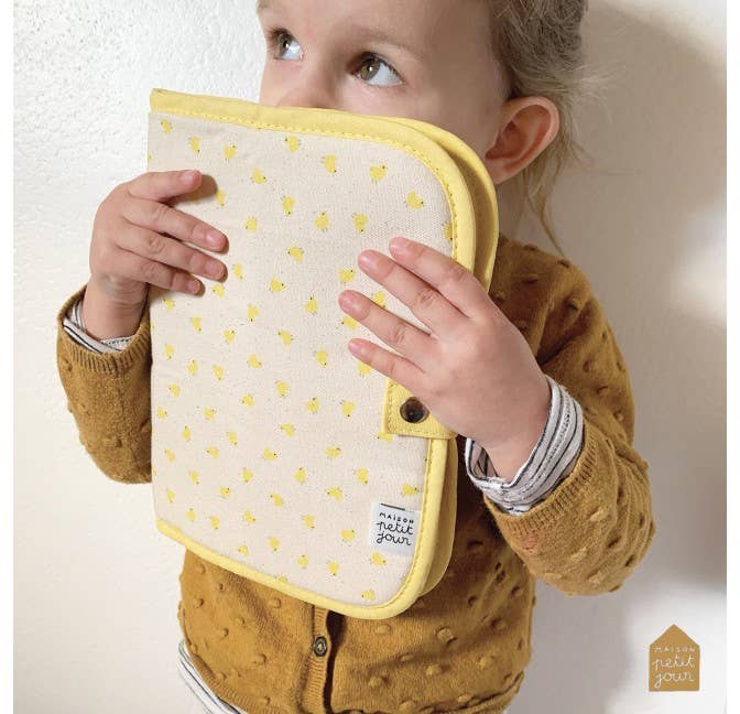 PU628P PROTÈGE CARNET DE SANTÉ LES POUSSINS