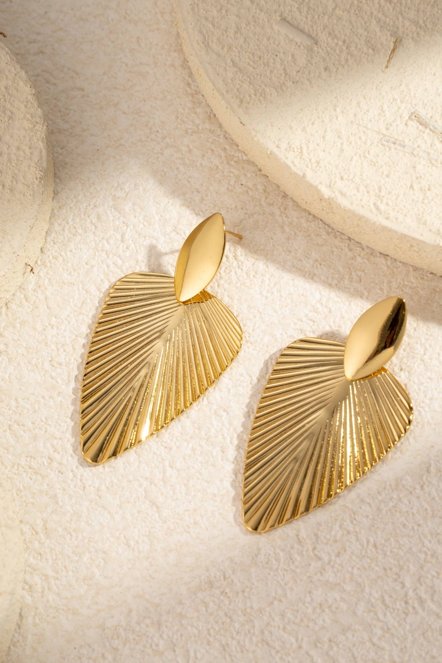 Boucles d’oreilles feuille dorée acier inoxydable style chic