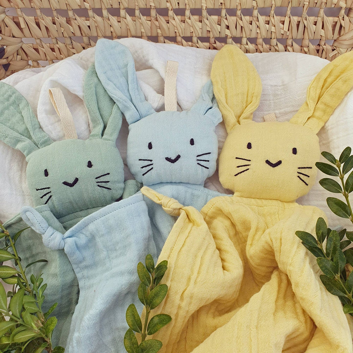 Lapin en peluche biologique bleu glacé