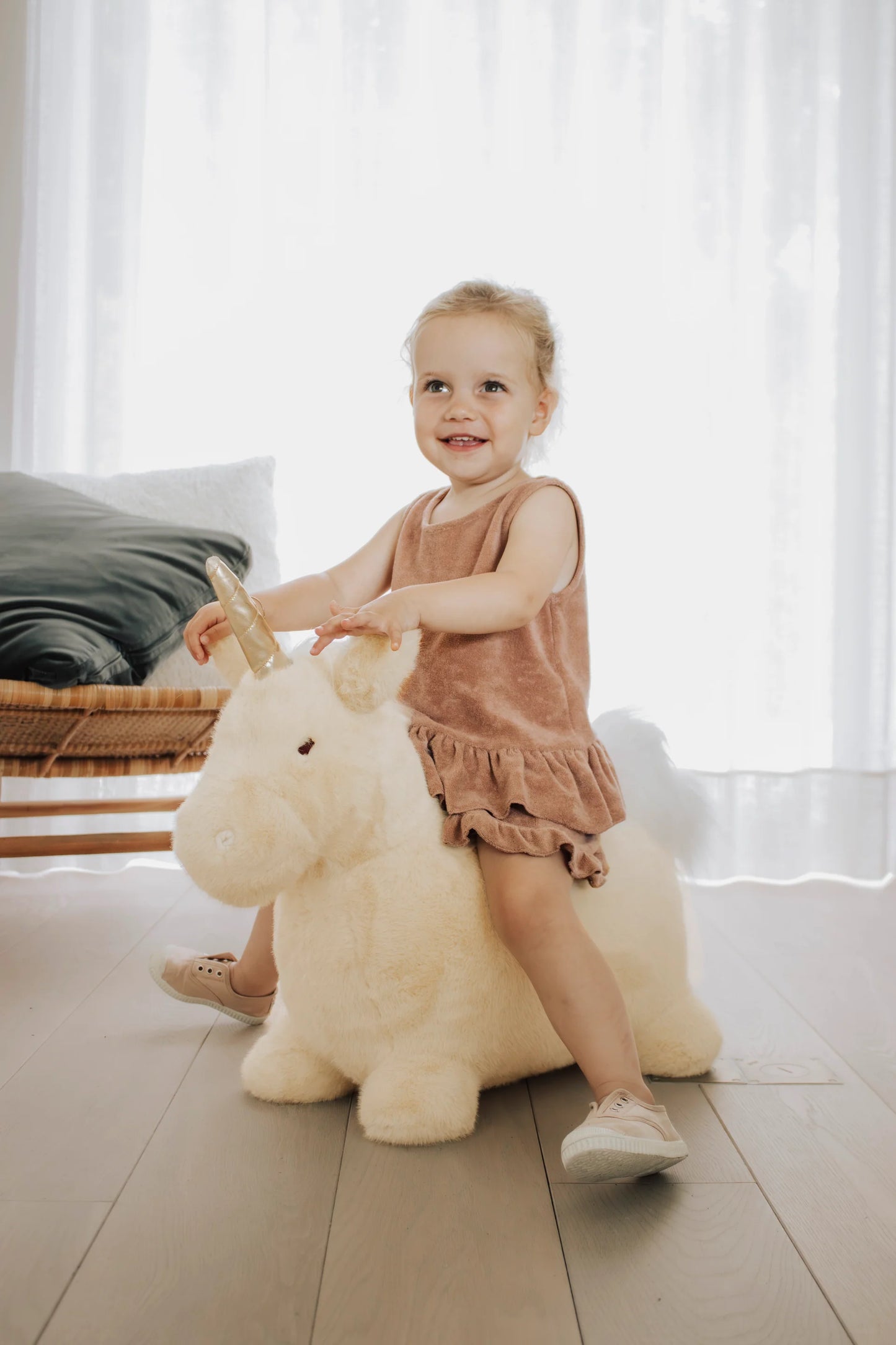 Licorne doudou rebondissante